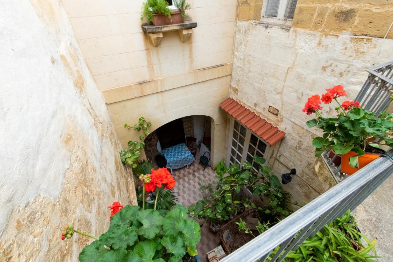 Maria Townhouse Heart Of Victoria B&B Екстер'єр фото