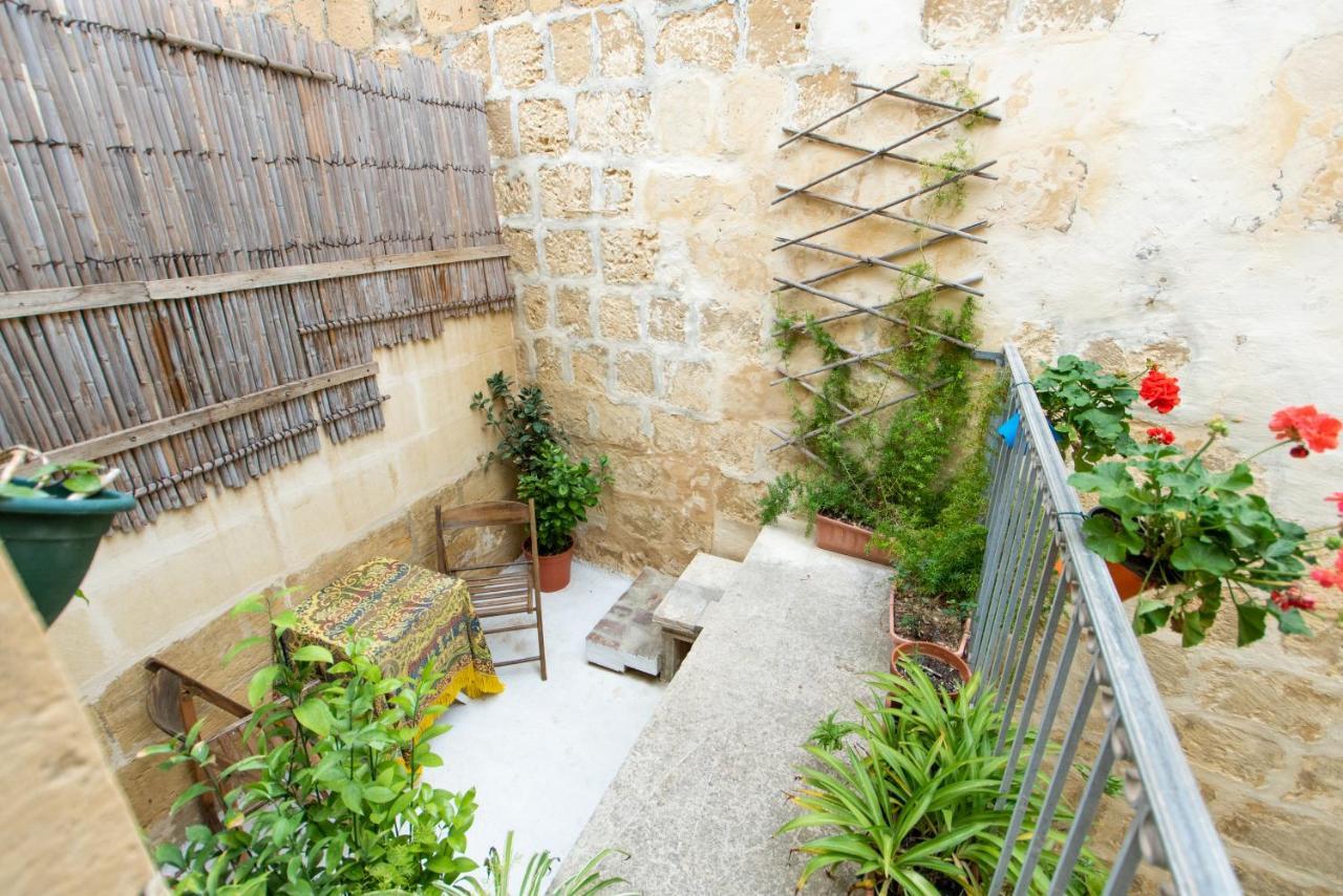 Maria Townhouse Heart Of Victoria B&B Екстер'єр фото