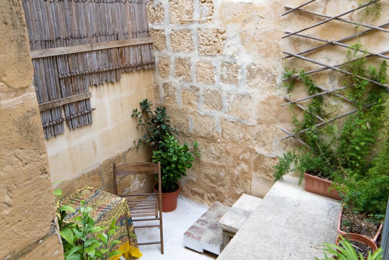 Maria Townhouse Heart Of Victoria B&B Екстер'єр фото