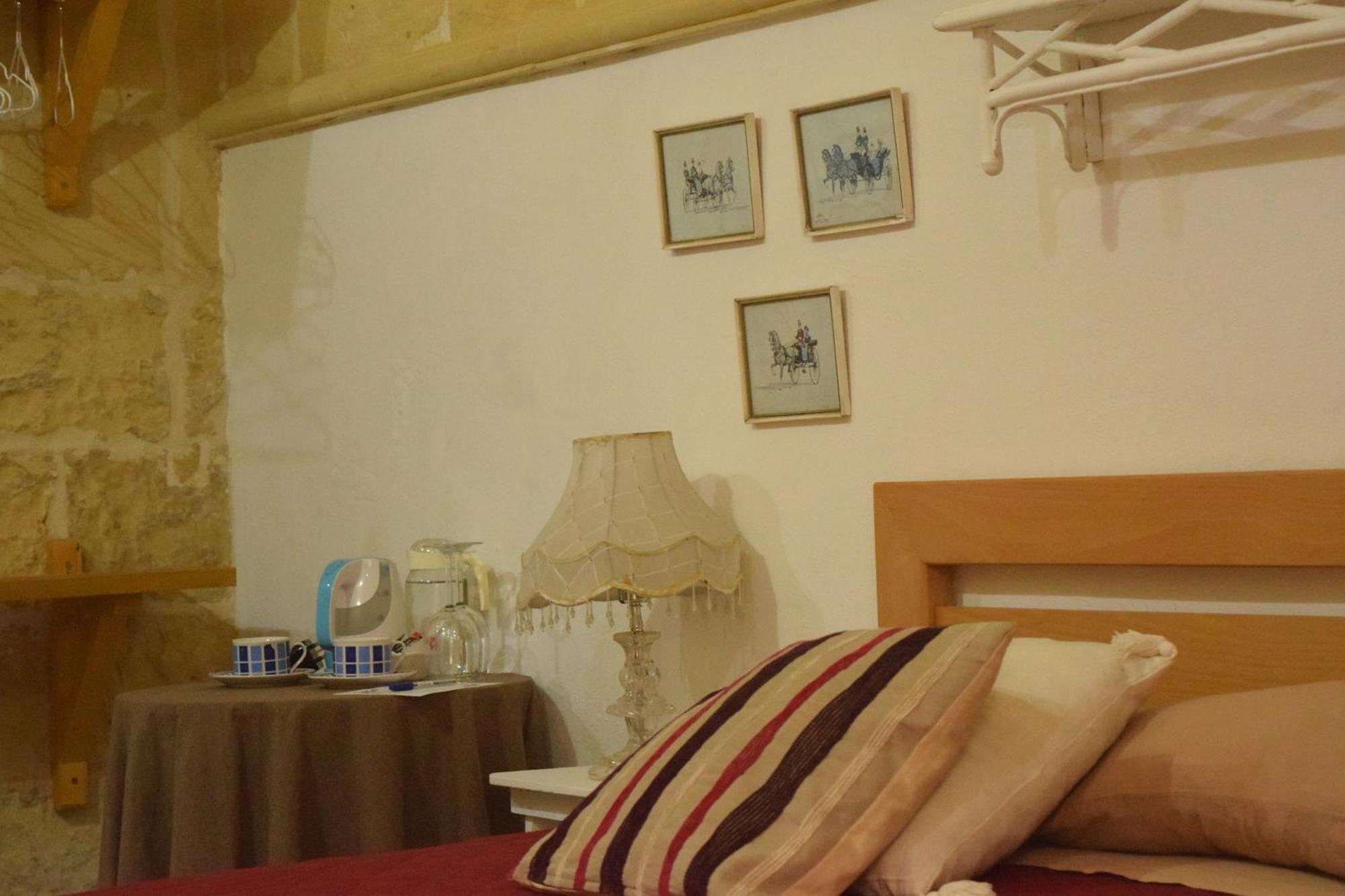 Maria Townhouse Heart Of Victoria B&B Екстер'єр фото