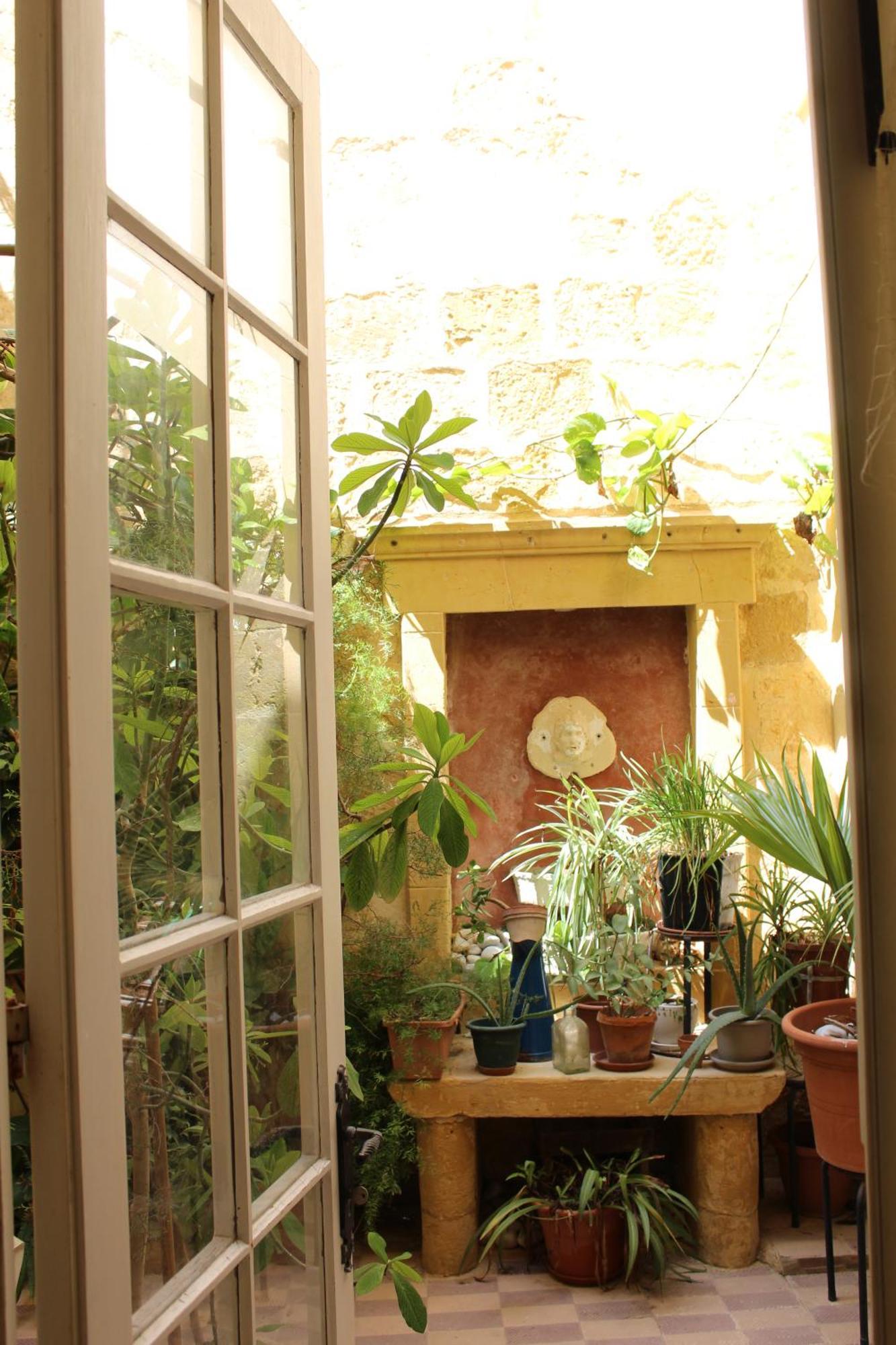 Maria Townhouse Heart Of Victoria B&B Екстер'єр фото
